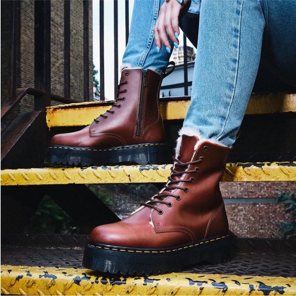 Dr Martens • Jadon Faux Fur Lined Platform Boots brown Abruzzo leather 8 - Picture 6 of 12